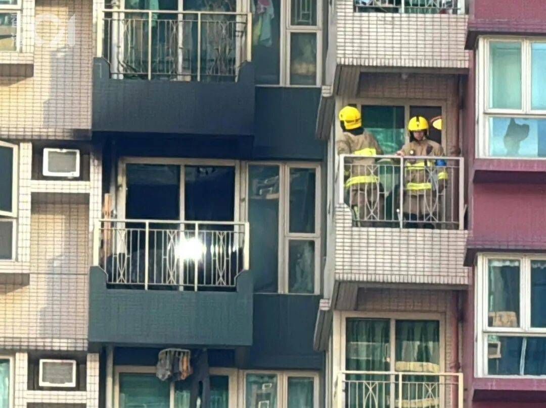 朗火光冲天逾400人紧急疏散！瓦力棋牌试玩1死1重伤！香港元